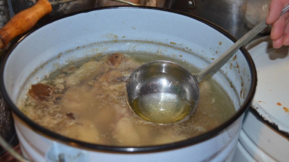 Секреты приготовления холодца: можно ли добавлять воду?