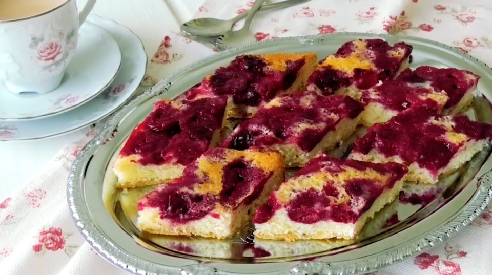 Удивительный вишнёвый пирог: быстро и просто для всей семьи