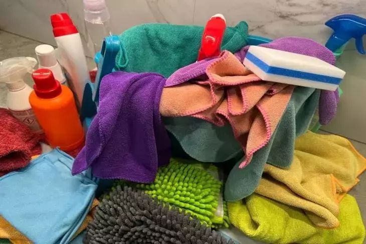 Освежает, а не травит: чем заменить магазинный освежитель воздуха, чтобы не болела голова