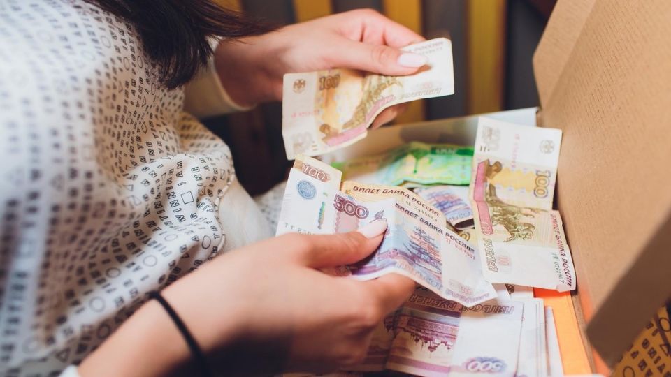 Микрофинансирование: как некоторые организации помогают заемщикам списывать долги