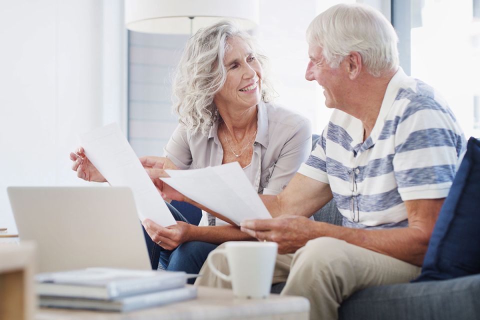 Наследство в России: почему долги переходят к родным, а пенсионные накопления — нет