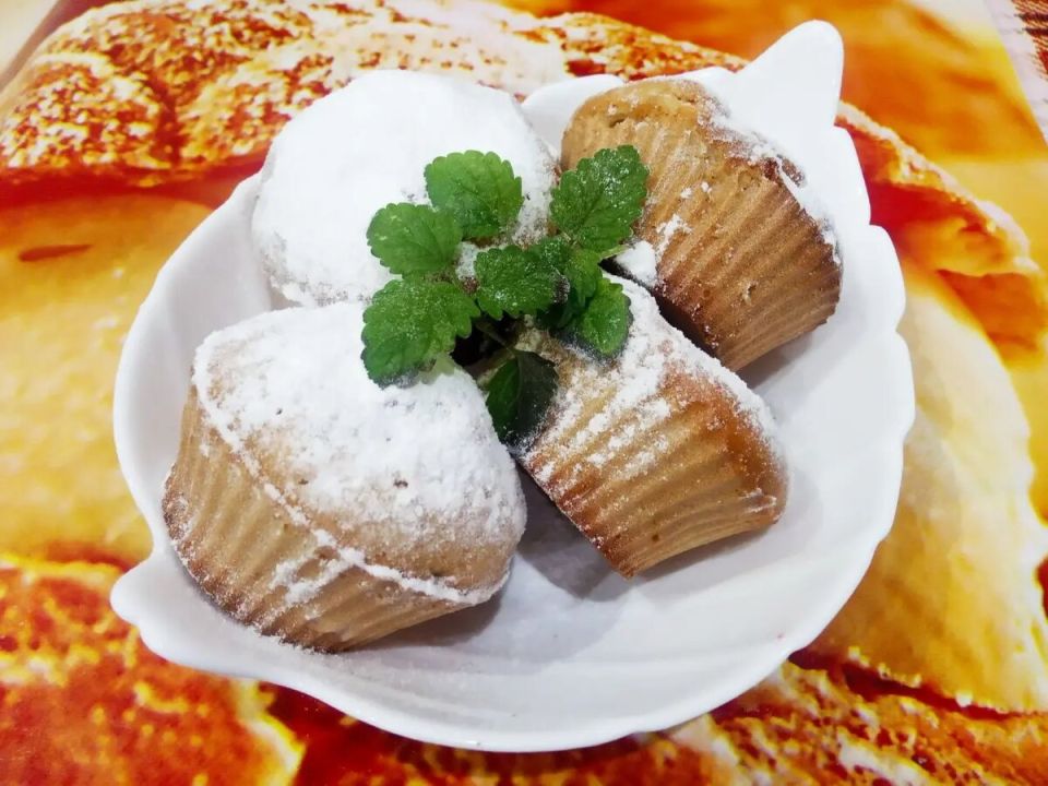 Воздушные кексы с яблоками: простота и вкус в каждой порции