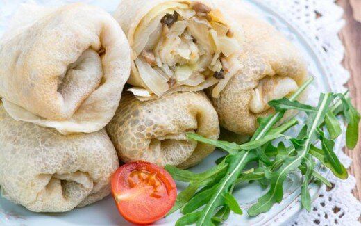 Постные блинчики с капустой и грибами