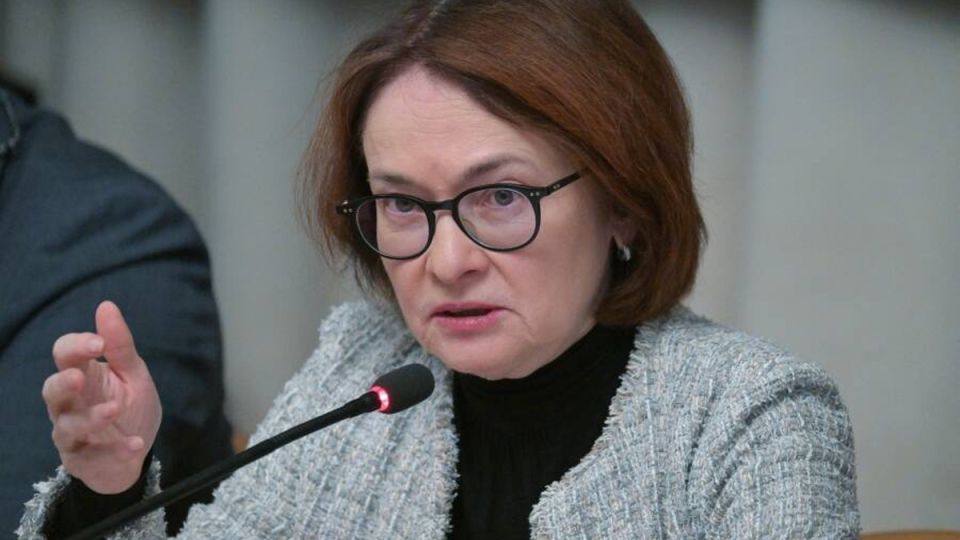 Как банковский контроль меняет правила перевода денег для клиентов