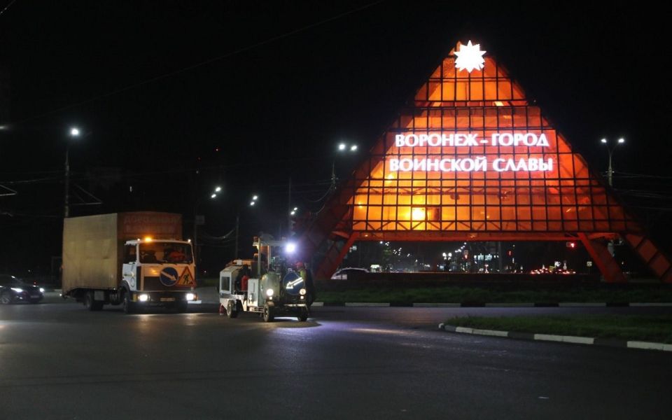 Глава Воронежа Сергей Петрин рассказал о нанесении дорожной разметки на Московском проспекте после завершения работ по сплошной замене асфальта