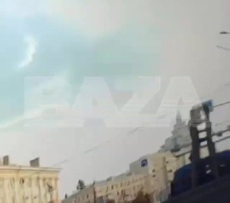 Момент падения украинского БПЛА - камикадзе на жилой дом в Воронеже сегодня утром