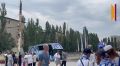 На стадион «Факел» начинают прибывать болельщики