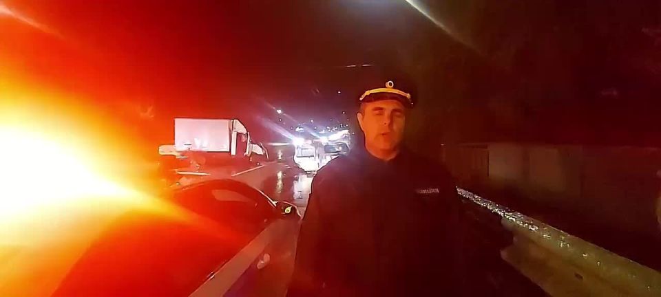 В областном центре сотрудниками Госавтоинспекции устанавливаются обстоятельства ДТП, в результате которого погиб один из водителей