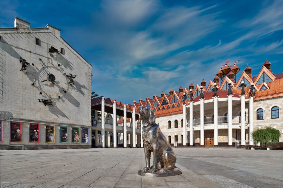 Вековой юбилей отмечает Воронежский государственный театр кукол имени В.А. Вольховского. Губернатор Александр Гусев поздравляет с этим замечательным событием его коллектив и преданных поклонников: