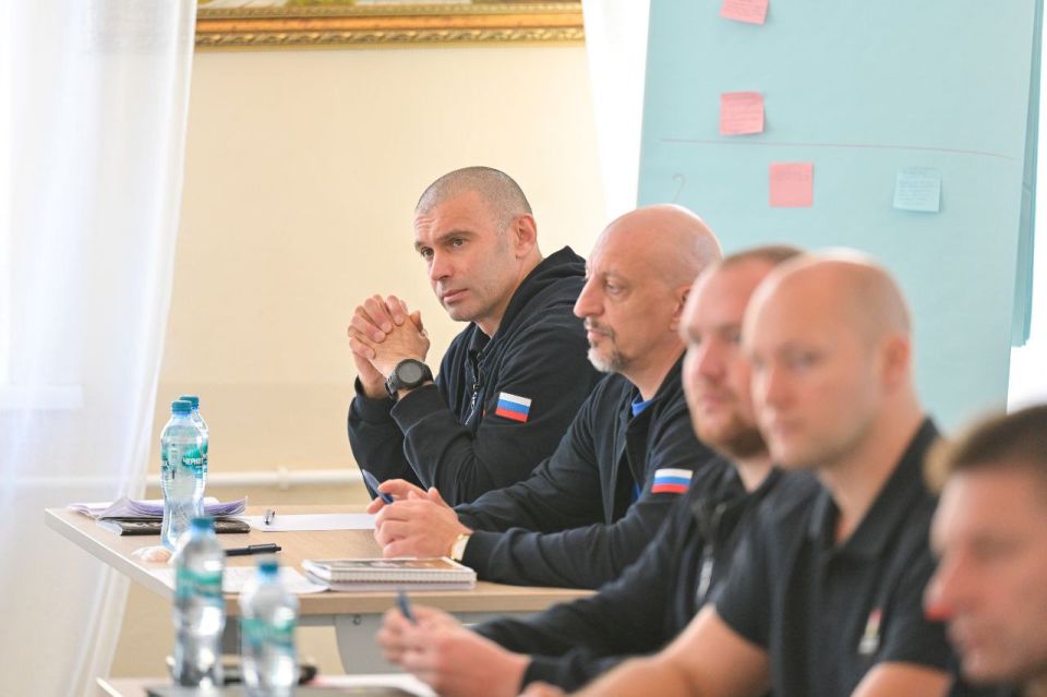 Александр Гусев: Продолжается стажировка участников СВО в рамках нашей программы «Герои земли Воронежской»