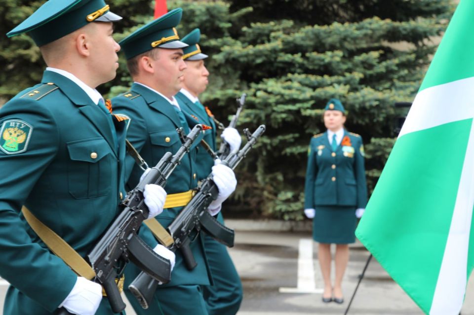 Губернатор Воронежской области Александр Гусев поздравил с 35-летием Воронежской таможни ее коллектив: