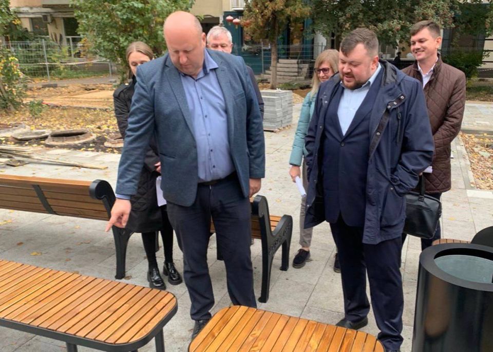 Руководитель управы Центрального района Игорь Галкин проинспектировал ход выполнения работ на улице Карла Маркса