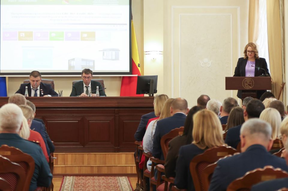 В администрации города прошло еженедельное планерное совещание