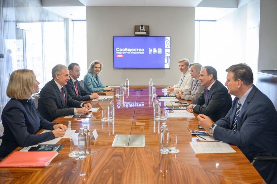Сергей Трухачев встретился с руководителем Комитета семей воинов Отечества и представителями Общественной палаты РФ