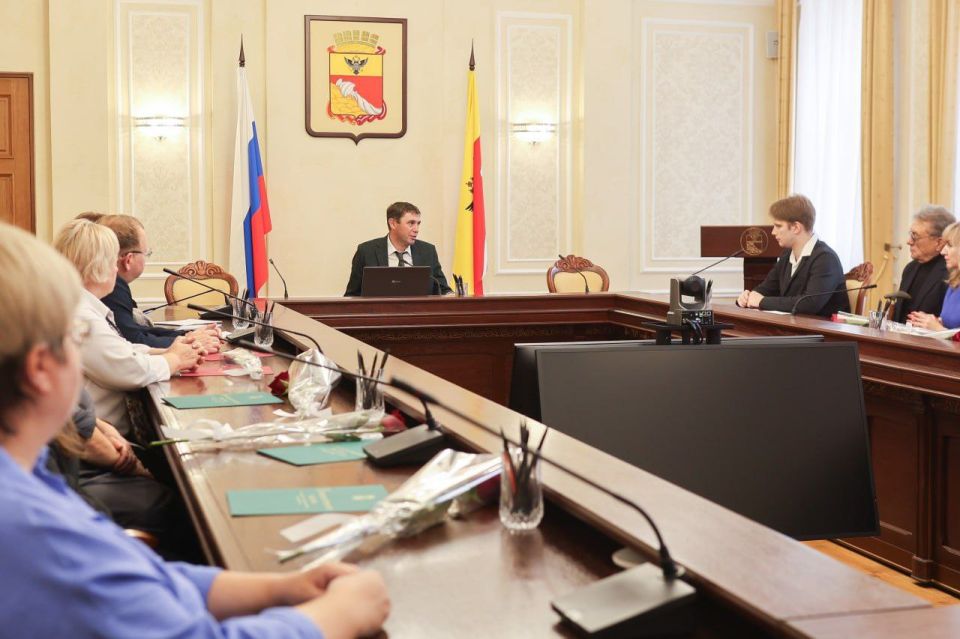 Мэр Сергей Петрин поздравил коллектив газеты «Берег» с юбилеем