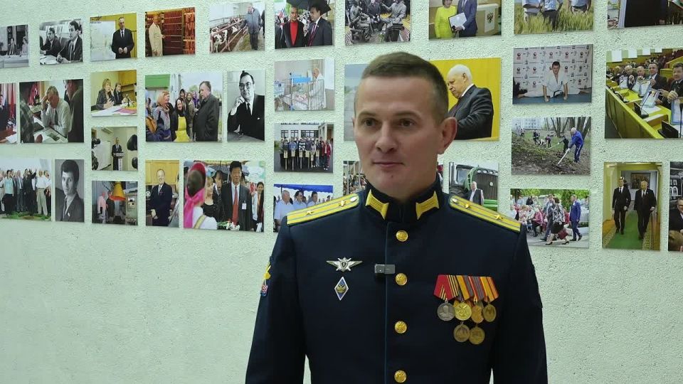 Ветеран СВО Илья Полуян изучает внутреннюю политику под руководством заместителя Губернатора Дмитрия Маслова в рамках программы «Герои земли Воронежской»