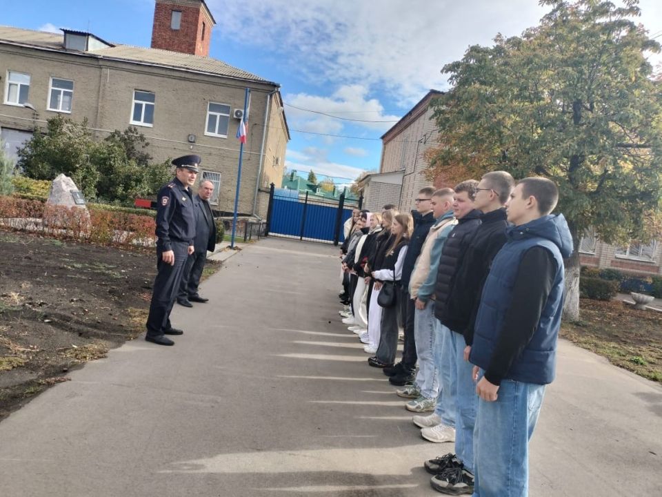 Воронежские студенты познакомились с работой районного отдела полиции