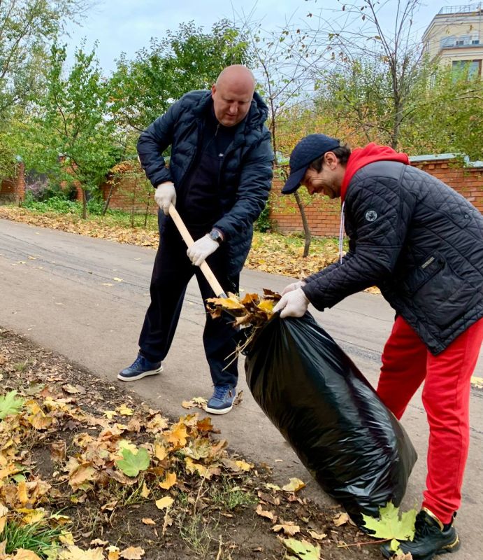 Субботники объединяют: в Центральном районе на уборку города вышли почти 6,5 тысяч человек