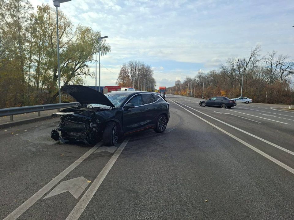 В Хохольском районе сотрудники Госавтоинспекции устанавливают обстоятельства ДТП, в результате которого пострадало 5 человек