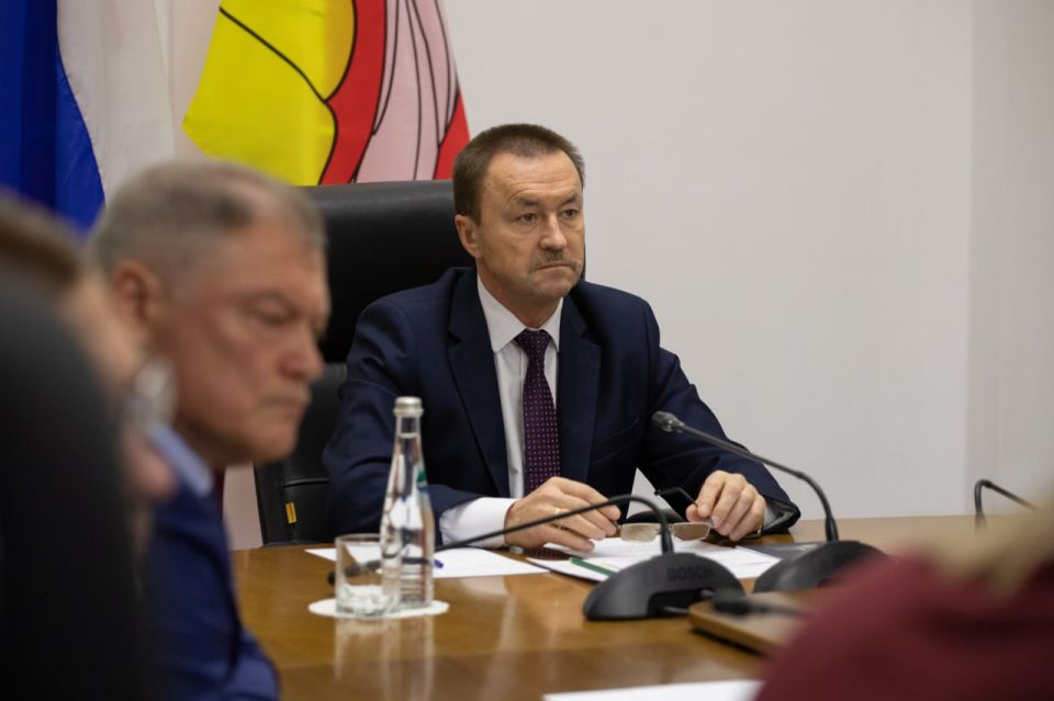 Юрий Матузов провел рабочую встречу с председателями и зампредами Комитетов регионального парламента