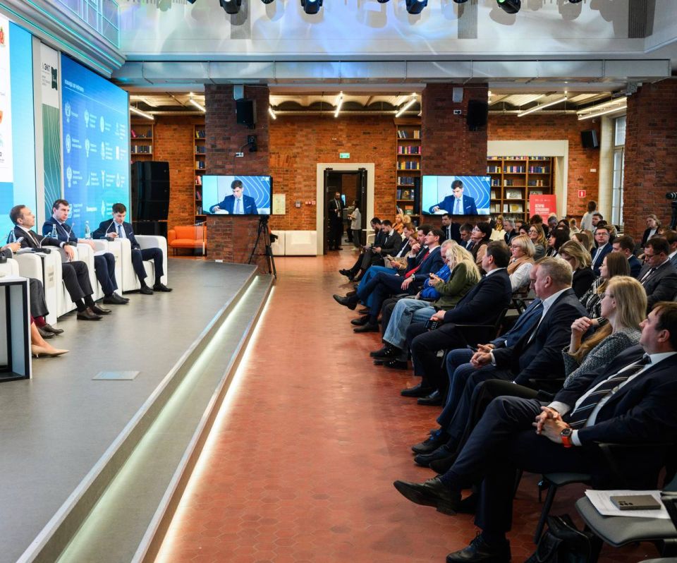 Воронежская область представила региональные инициативы на федеральном ЭКГ-форуме ответственного бизнеса «Со.Знание»