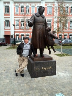 «Первый в России и единственный в мире»: Станислав Садальский восхитился памятником Самуилу Маршаку в Воронеже