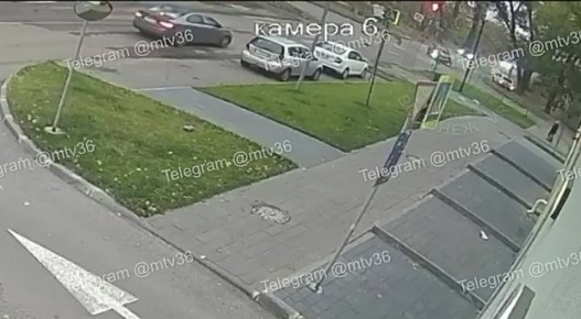Момент смертельного ДТП с упавшим на ребёнка дорожным знаком попал на видео