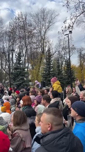 В эти минуты в парке «Орлёнок» проходит торжественное открытие фестиваля МАРШАК