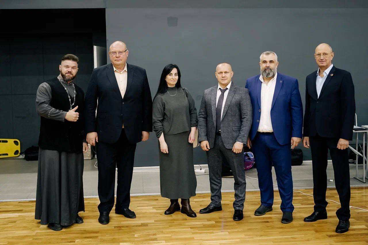 Вчера в Воронеже было по-настояшему жарко! Отгремели Чемпионати и Первенство области по рукопашному бою Вчера в Воронеже было по-настояшему жарко! Отгремели Чемпионати и Первенство области по рукопашному бою