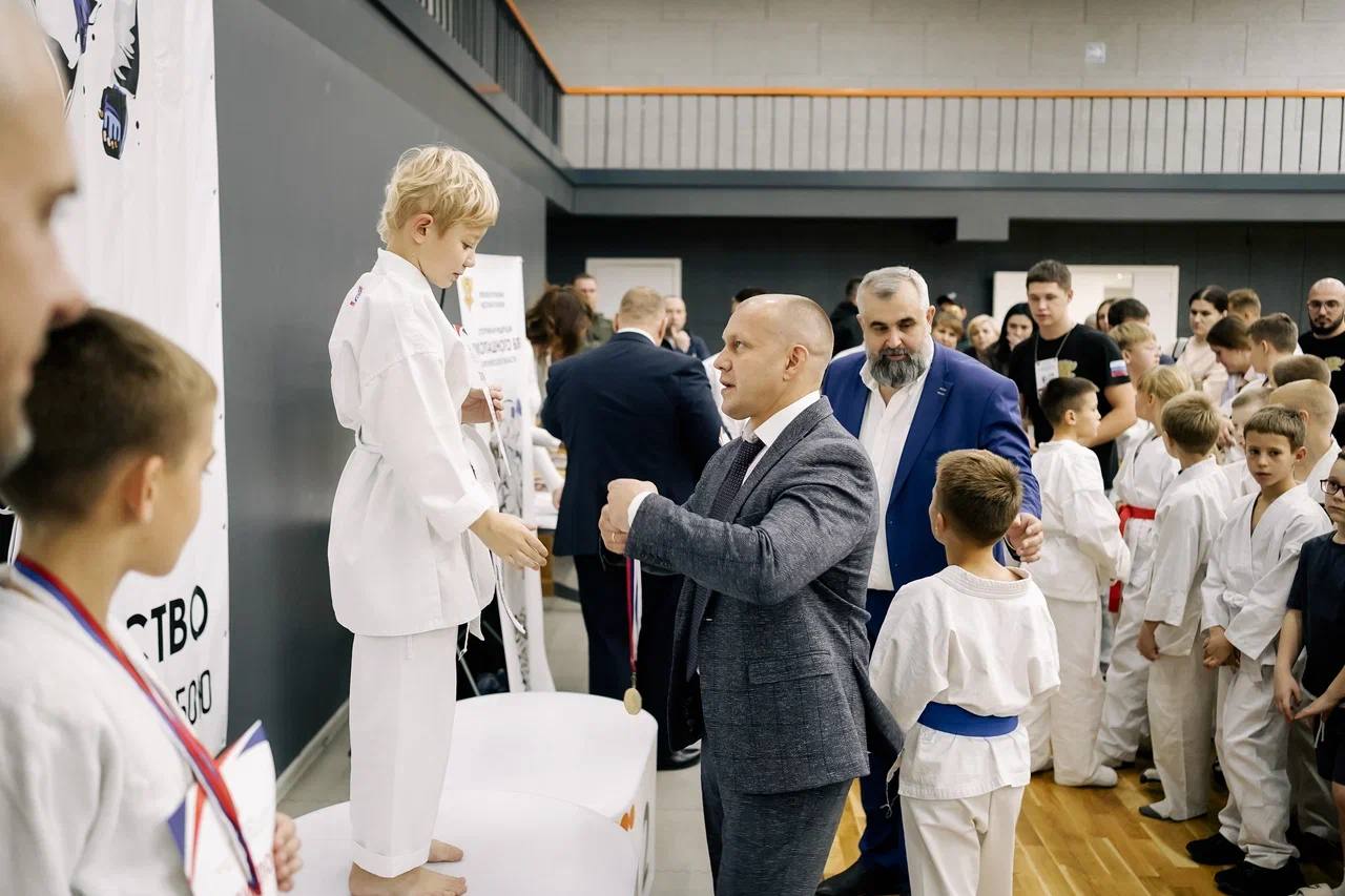 Вчера в Воронеже было по-настояшему жарко! Отгремели Чемпионати и Первенство области по рукопашному бою Вчера в Воронеже было по-настояшему жарко! Отгремели Чемпионати и Первенство области по рукопашному бою