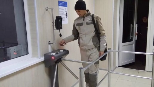 Трижды уволенный токарь борется за свои права: absurd против закона
