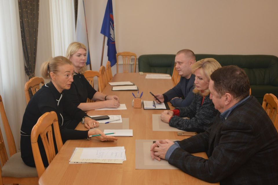В городском парламенте состоялось рабочее совещание с участием членов постоянных комиссий по здравоохранению и по образованию, культуре и социальной поддержке населения