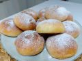 Аппетитные дрожжевые булочки с яблоками