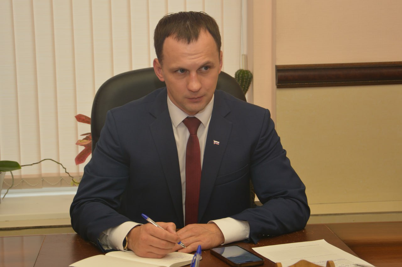 Неухоженные контейнерные площадки и проблемы ЖКХ Неухоженные контейнерные площадки и проблемы ЖКХ