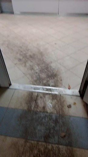 Вот такой пол в почтовом отделении №19