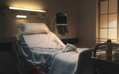 В Поворино разнорабочий упал с высоты 3,5 м. Мужчина получил тяжелые травмы