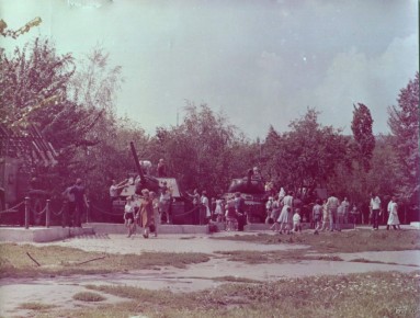 Раньше около музея «Арсенал» стояла военная техника