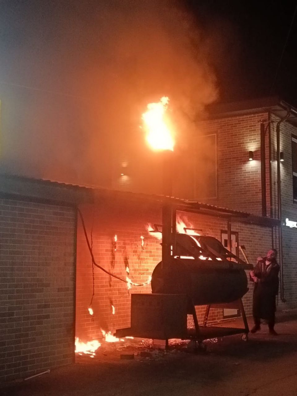 Кафе загорелось в Ямном. Пожар вспыхнул поздно вечером 30 октября на ул. Генерала Ермолова Кафе загорелось в Ямном. Пожар вспыхнул поздно вечером 30 октября на ул. Генерала Ермолова