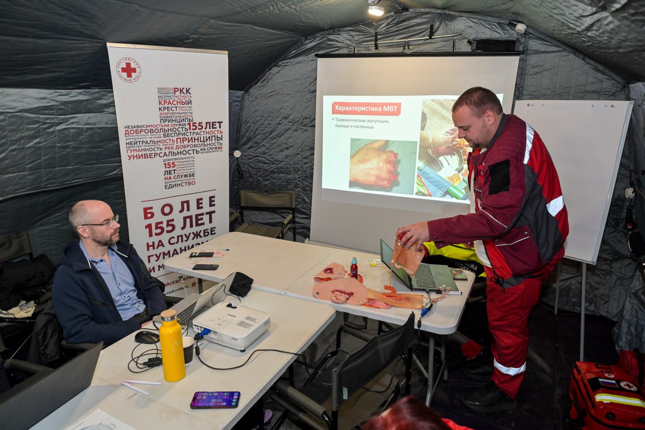 Эксперт Международного Комитета Красного Креста из Голландии Хендрик Ян Лохейс в Воронеже посетил тренинг по реагированию на ЧС Эксперт Международного Комитета Красного Креста из Голландии Хендрик Ян Лохейс в Воронеже посетил тренинг по реагированию на ЧС