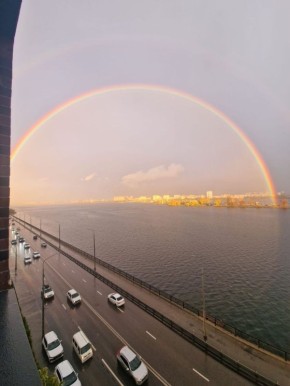 Не можем не запостить еще одно фото сегодняшней радуги от подписчицы