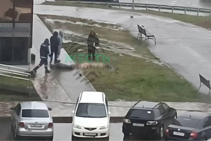 Тело несовершеннолетней нашли под окнами многоэтажки в микрорайоне Шилово