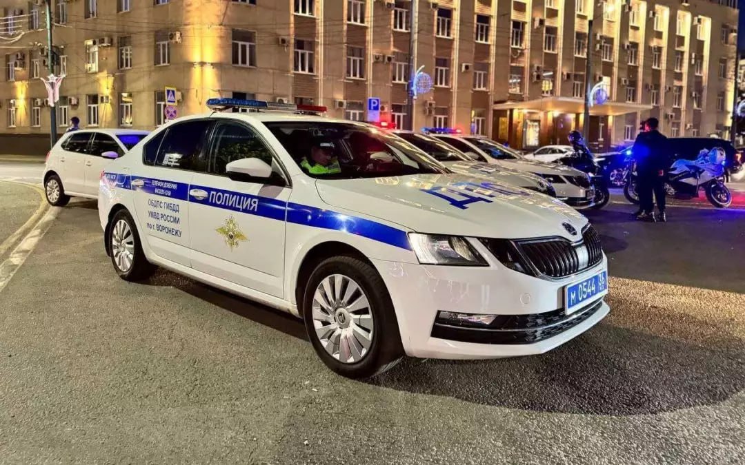 В Борисоглебске автоинспекторы помогли дальнобойщику с повышенным давлением быстро добраться в больницу