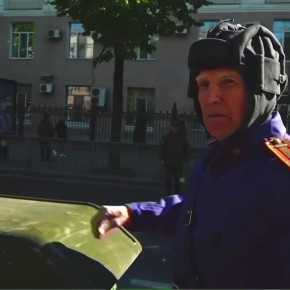 Именно Николай Борисов 9 мая 2025 года ехал на танке Т-34 по Воронежу во время парада Победы