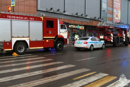 В ТЦ "Атмосфера" сегодня прошли учения пожарных