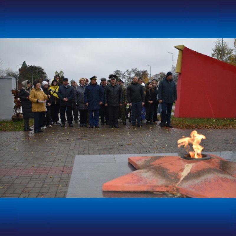 Сотрудники Борисоглебской межрайонной прокуратуры приняли участие в высадке деревьев у мемориала «Памяти и Славы» в городе Борисоглебске Сотрудники Борисоглебской межрайонной прокуратуры приняли участие в высадке деревьев у мемориала «Памяти и Славы» в городе Борисоглебске