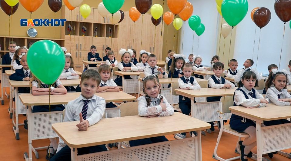 С третьей попытки открыли школу №45 в Воронеже — как она выглядит снаружи и изнутри С третьей попытки открыли школу №45 в Воронеже — как она выглядит снаружи и изнутри