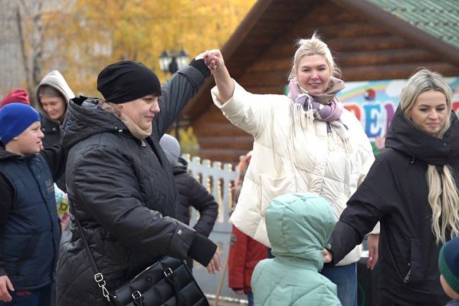 В единстве – сила!. В День народного единства на улице Ломоносова прошёл семейный праздник