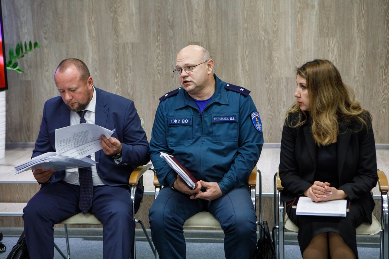 Председатель Воронежской областной Думы Юрий Матузов провел прием граждан на площадке воронежского филиала Фонда «Защитники Отечества» Председатель Воронежской областной Думы Юрий Матузов провел прием граждан на площадке воронежского филиала Фонда «Защитники Отечества»