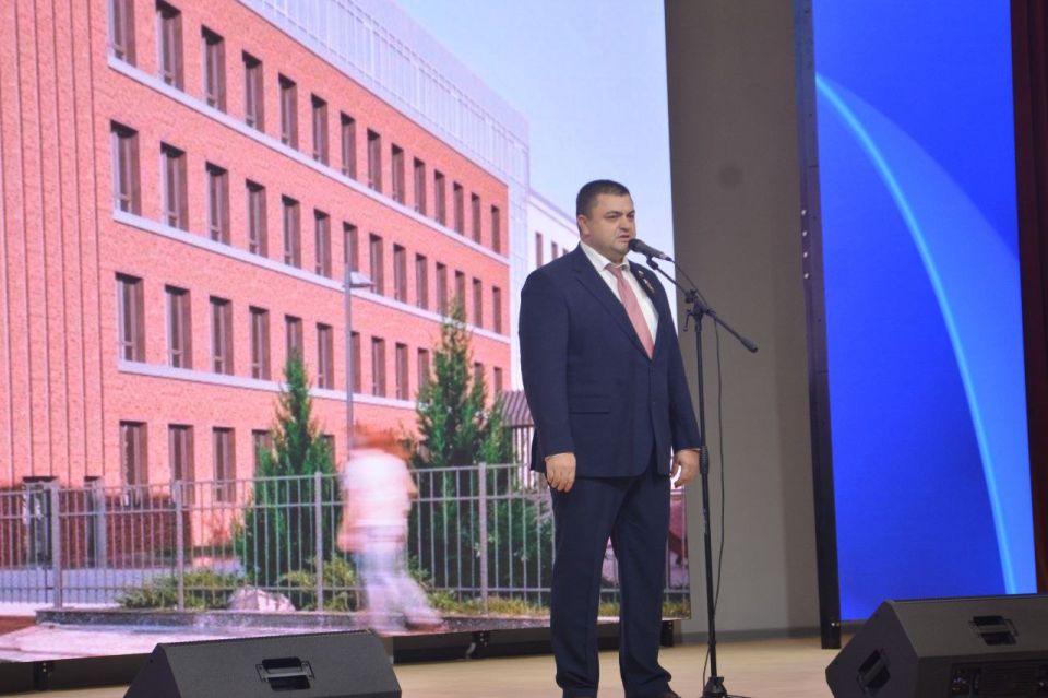 В Воронеже открыли среднюю школу №45 после реконструкции В Воронеже открыли среднюю школу №45 после реконструкции