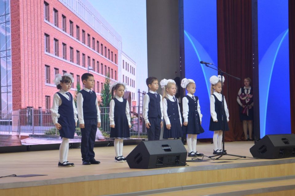 В Воронеже открыли среднюю школу №45 после реконструкции В Воронеже открыли среднюю школу №45 после реконструкции